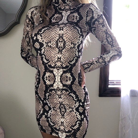 snake print long sleeve bodycon dress ZAFUL Long Sleeve Snake Print Mini Bodycon Dress In MULTI